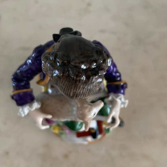 Vintage Sitzendorf porcelain figurine of Baroque man with young lamb - Picture 6 of 6